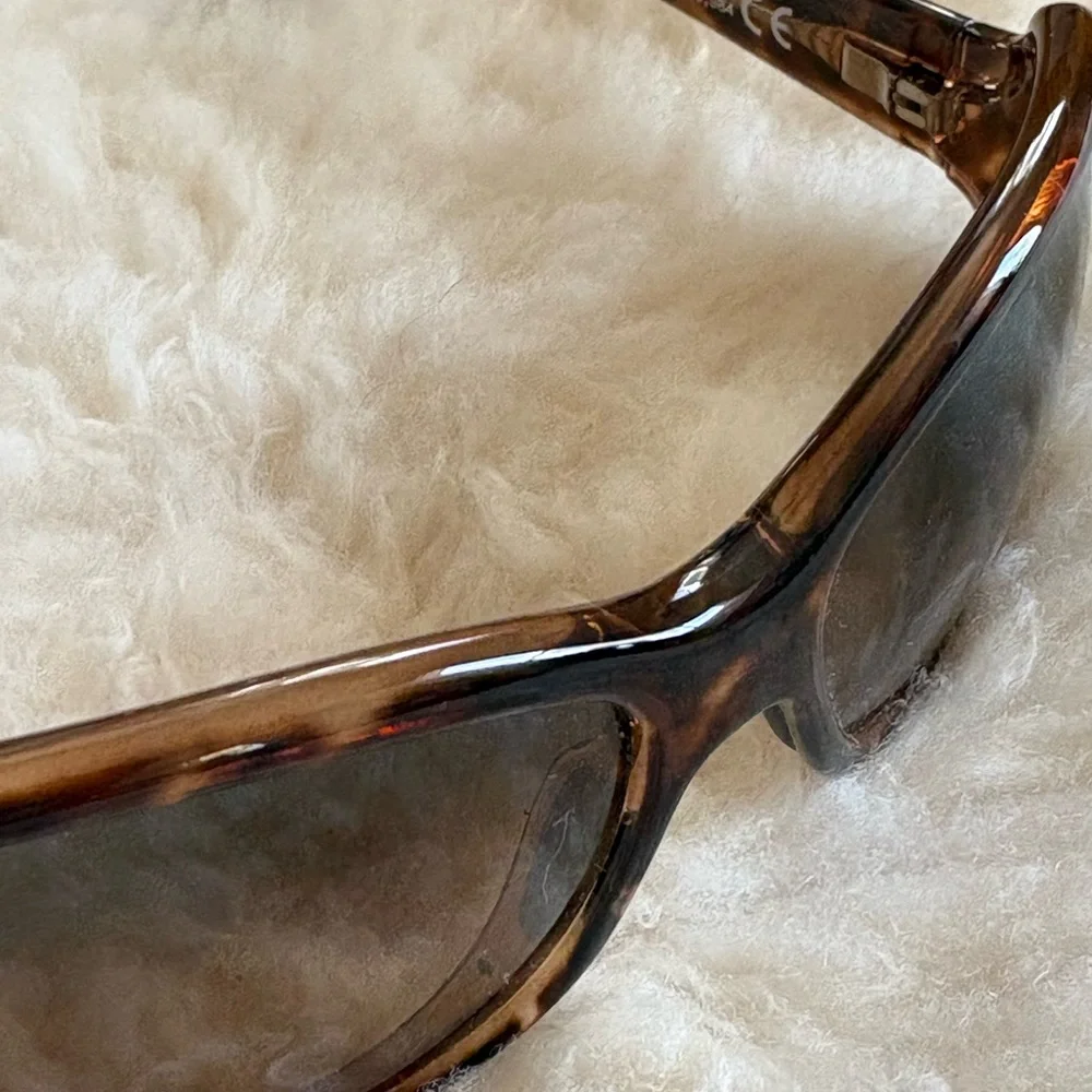 Tortoise Shell Sunglasses - Picture 4 of 9